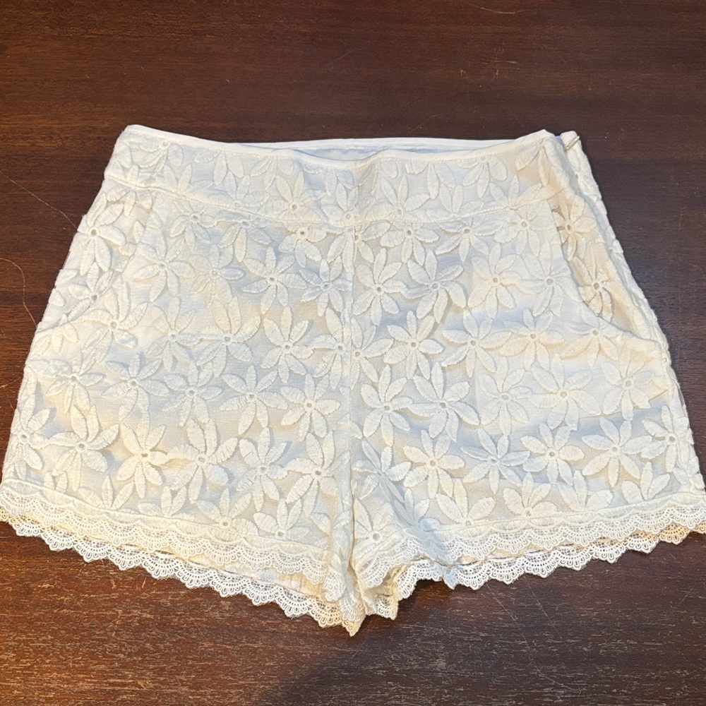 Monteau White Floral Lace High Waist Shorts